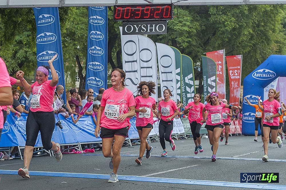 Carrera de la Mujer Sevilla meta (arco izquierdo) desde el minuto 37 al 43
