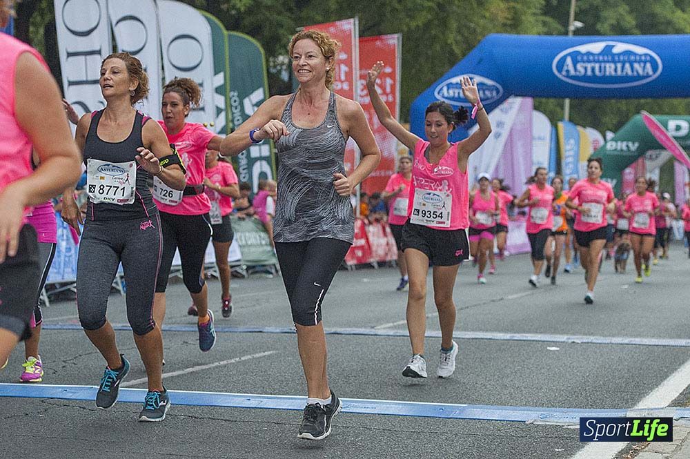 Carrera de la Mujer Sevilla meta (arco izquierdo) desde el minuto 37 al 43