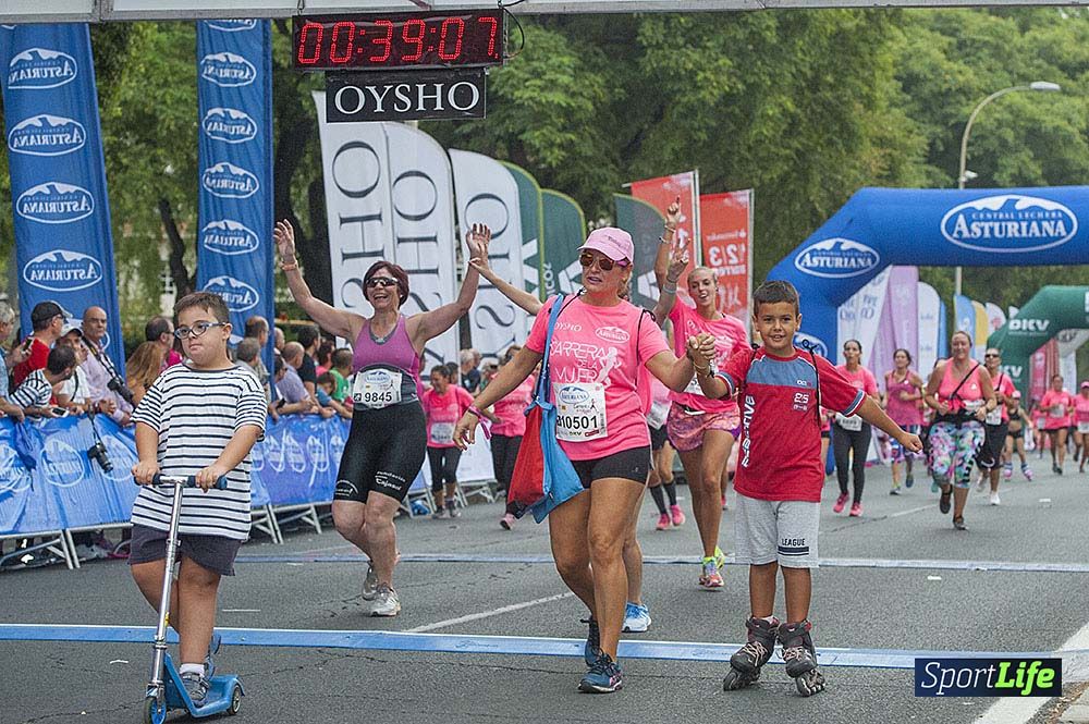 Carrera de la Mujer Sevilla meta (arco izquierdo) desde el minuto 37 al 43
