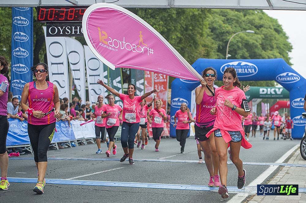 Carrera de la Mujer Sevilla meta (arco izquierdo) desde el minuto 37 al 43
