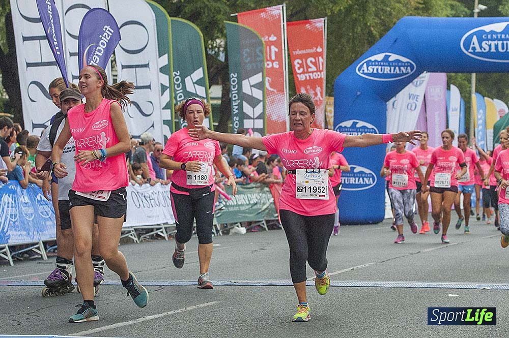 Carrera de la Mujer Sevilla meta (arco izquierdo) desde el minuto 37 al 43