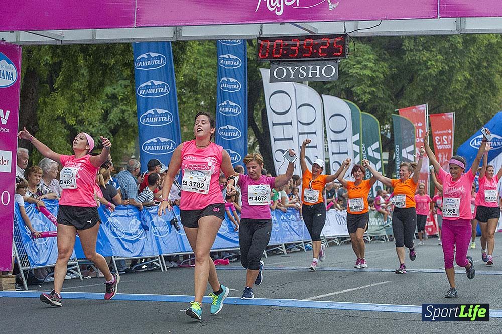 Carrera de la Mujer Sevilla meta (arco izquierdo) desde el minuto 37 al 43