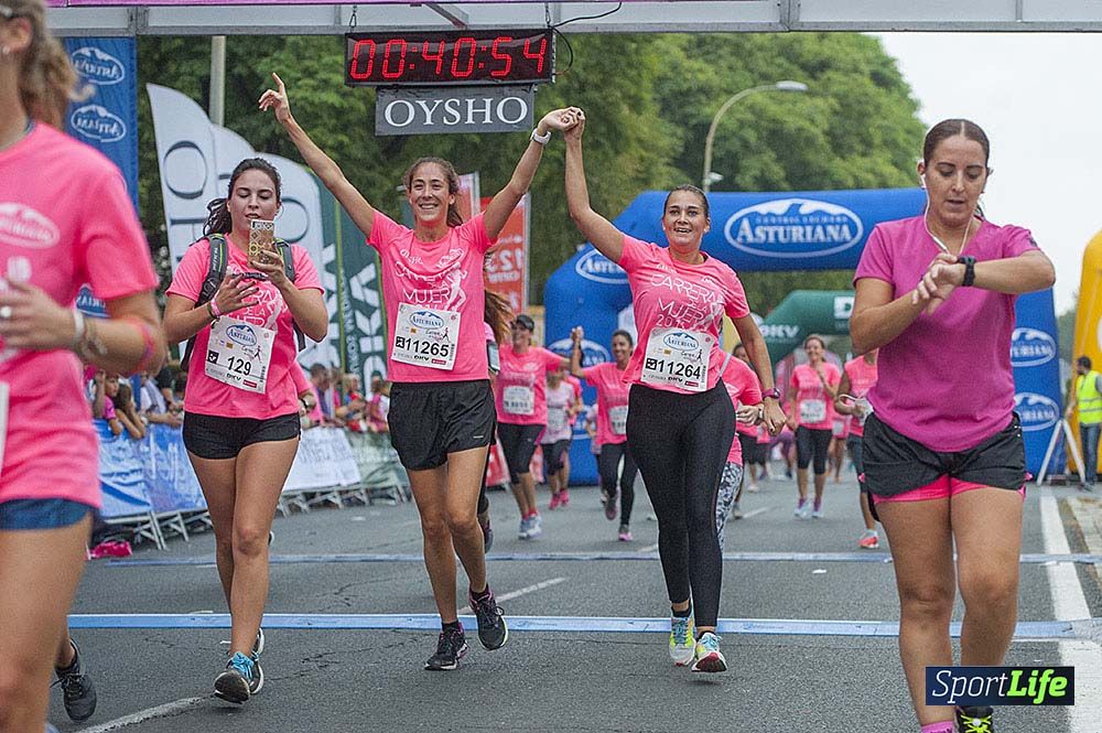 Carrera de la Mujer Sevilla meta (arco izquierdo) desde el minuto 37 al 43