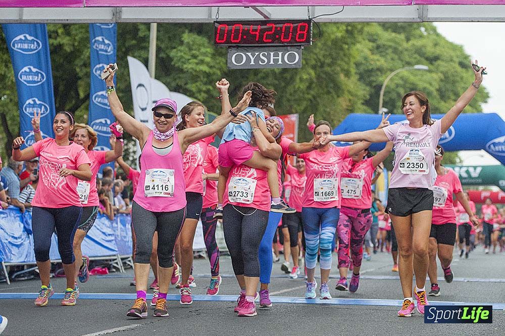 Carrera de la Mujer Sevilla meta (arco izquierdo) desde el minuto 37 al 43