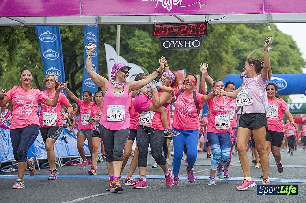 Carrera de la Mujer Sevilla meta (arco izquierdo) desde el minuto 37 al 43