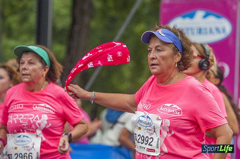 Carrera de la Mujer Sevilla meta (arco izquierdo) desde el minuto 37 al 43