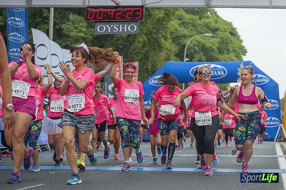 Carrera de la Mujer Sevilla meta (arco izquierdo) desde el minuto 37 al 43
