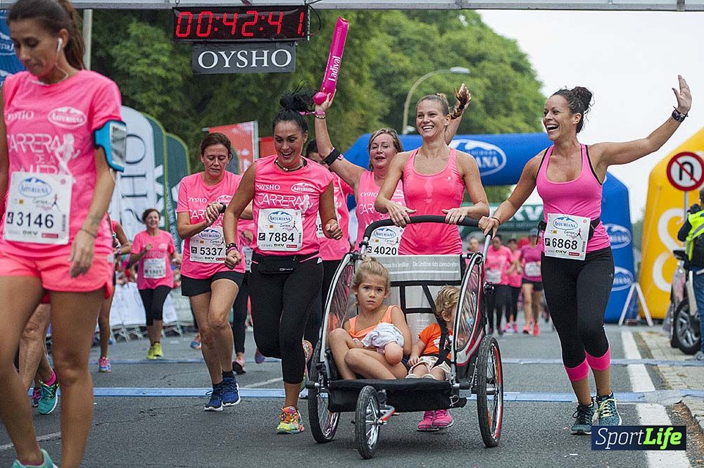 Carrera de la Mujer Sevilla meta (arco izquierdo) desde el minuto 37 al 43