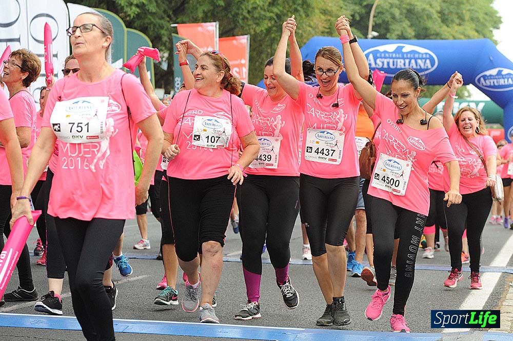 Carrera de la Mujer de Sevilla meta (arco izquierdo) desde 1h 01 hasta 1h 16
