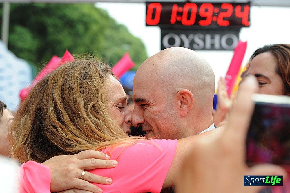Carrera de la Mujer de Sevilla meta (arco izquierdo) desde 1h 01 hasta 1h 16