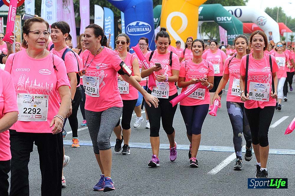 Carrera de la Mujer de Sevilla meta (arco izquierdo) desde 1h 01 hasta 1h 16
