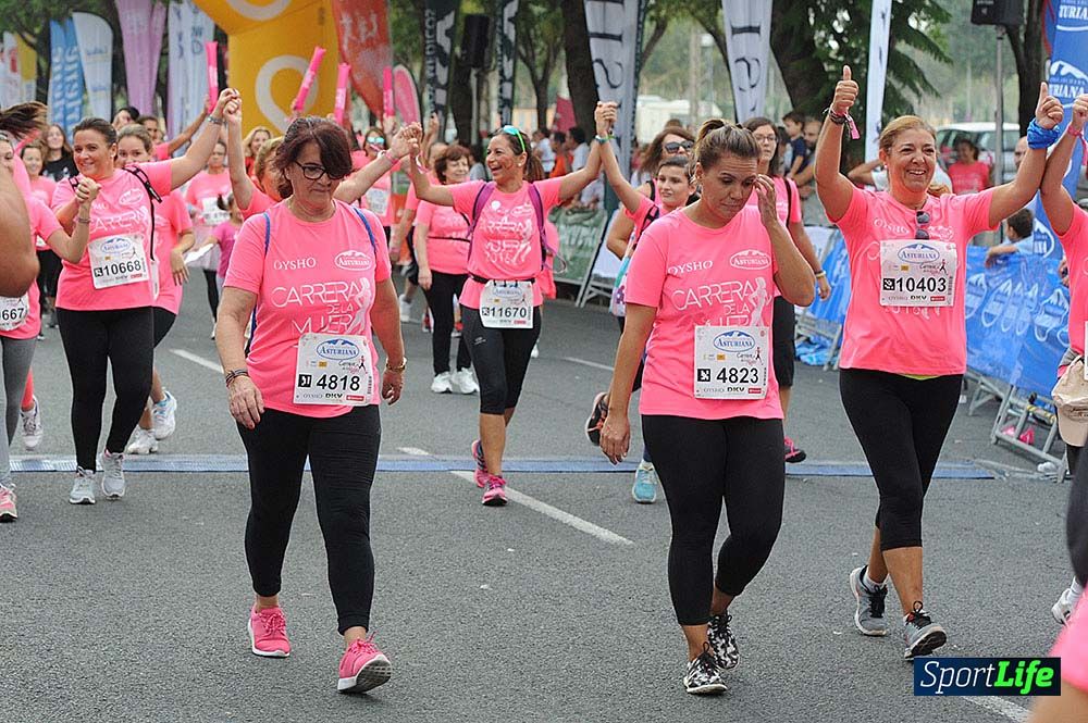 Carrera de la Mujer de Sevilla meta (arco izquierdo) desde 1h 01 hasta 1h 16