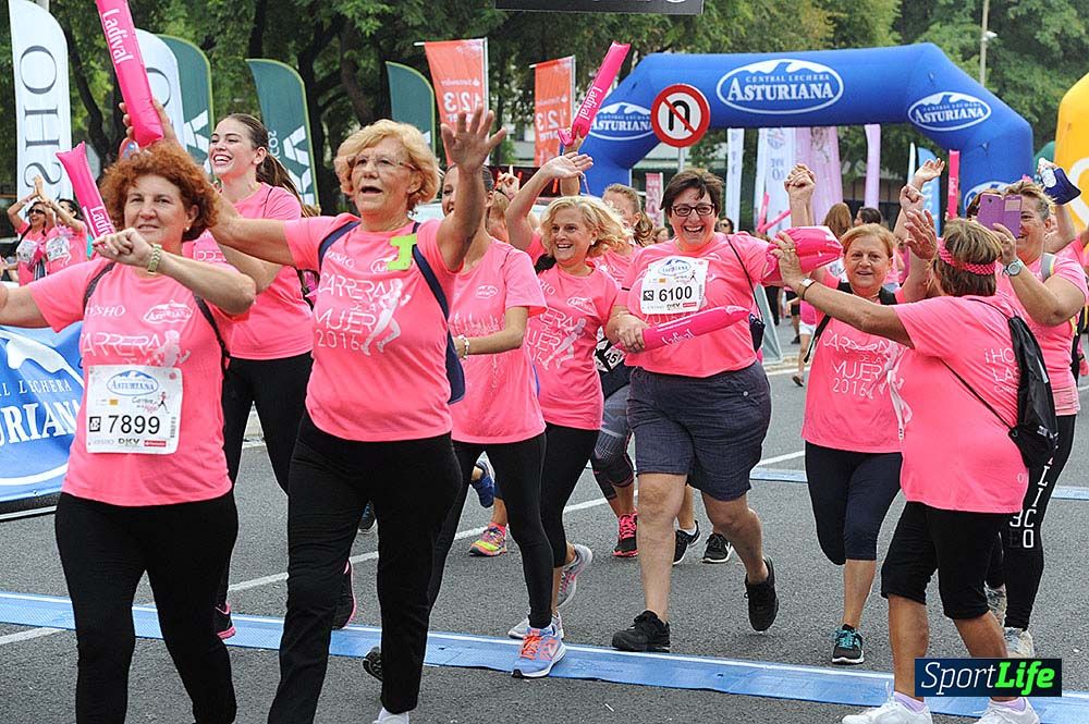 Carrera de la Mujer de Sevilla meta (arco izquierdo) desde 1h 01 hasta 1h 16