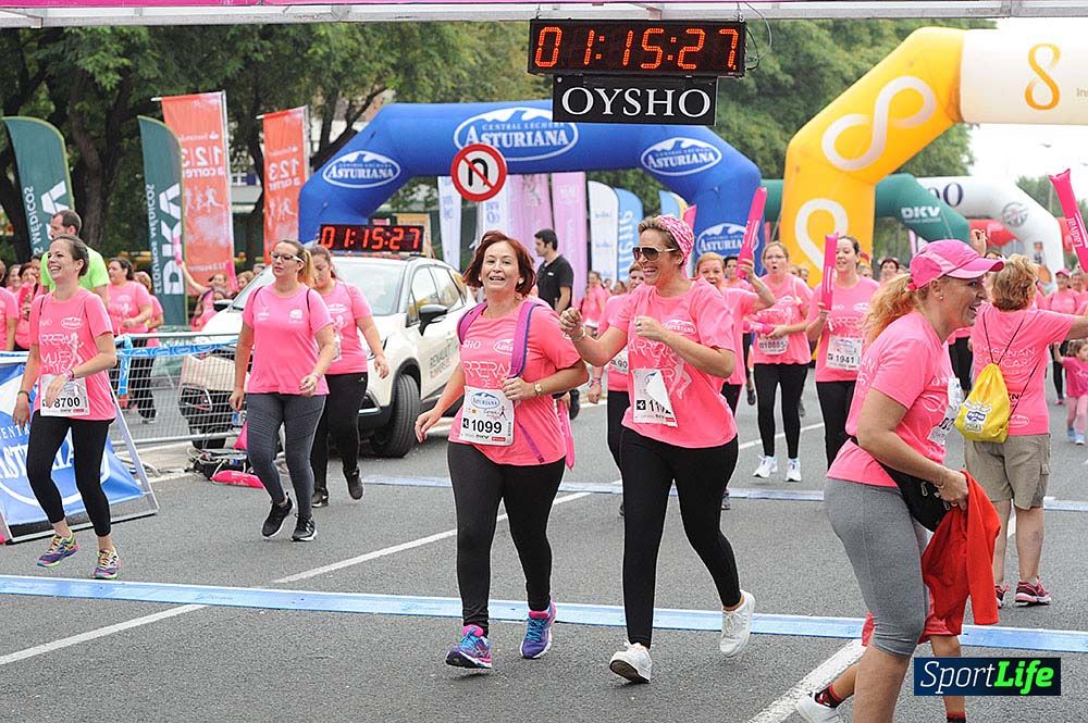 Carrera de la Mujer de Sevilla meta (arco izquierdo) desde 1h 01 hasta 1h 16