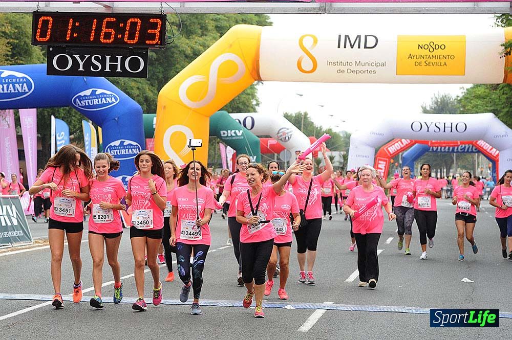 Carrera de la Mujer de Sevilla meta (arco izquierdo) desde 1h 01 hasta 1h 16