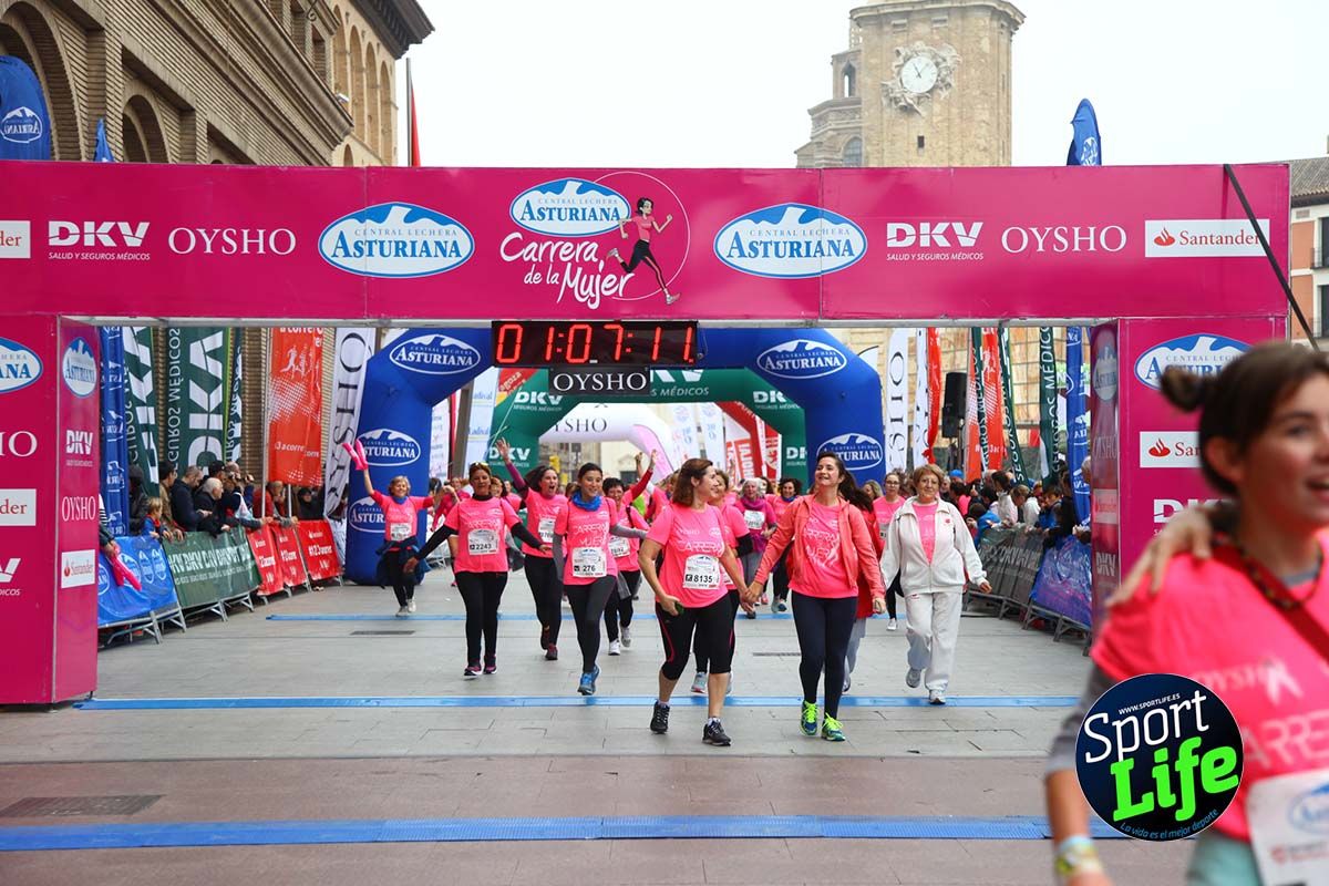 Carrera de la Mujer Zaragoza meta desde 1 h 5 min a 1h 11 min