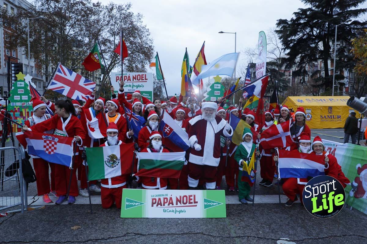 El ambiente de la Carrera de Papá Noel en Madrid