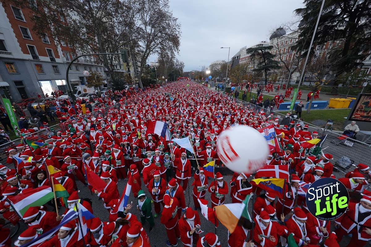 El ambiente de la Carrera de Papá Noel en Madrid