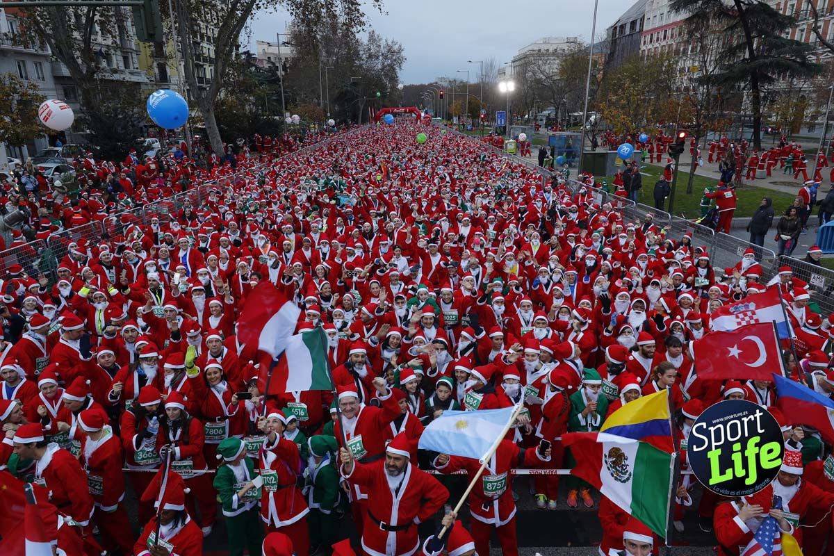 El ambiente de la Carrera de Papá Noel en Madrid