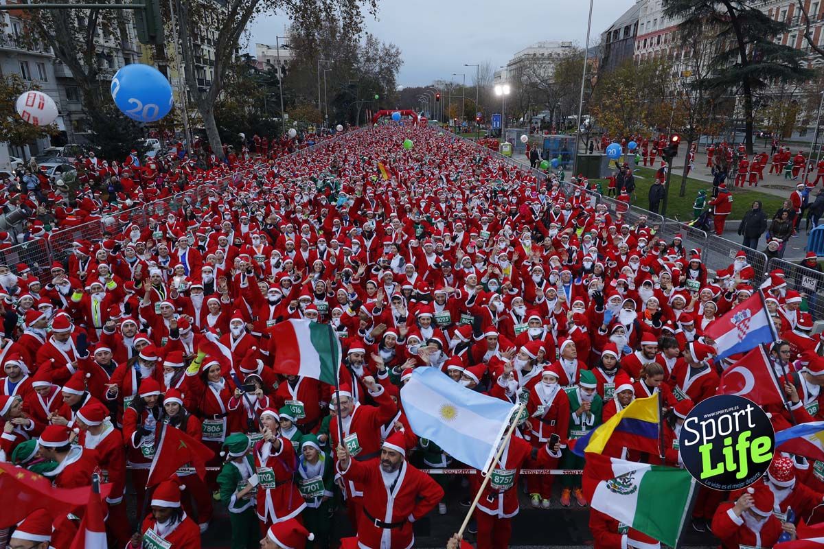 El ambiente de la Carrera de Papá Noel en Madrid