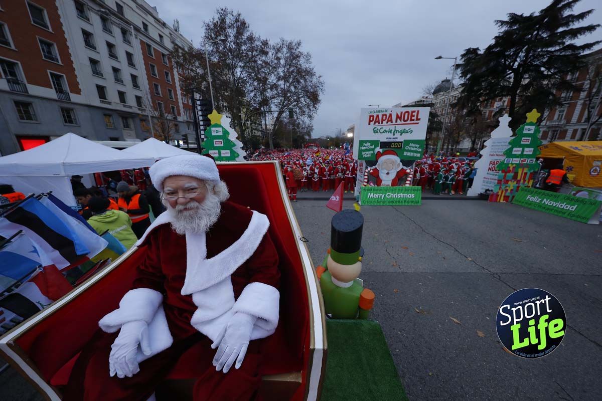 El ambiente de la Carrera de Papá Noel en Madrid