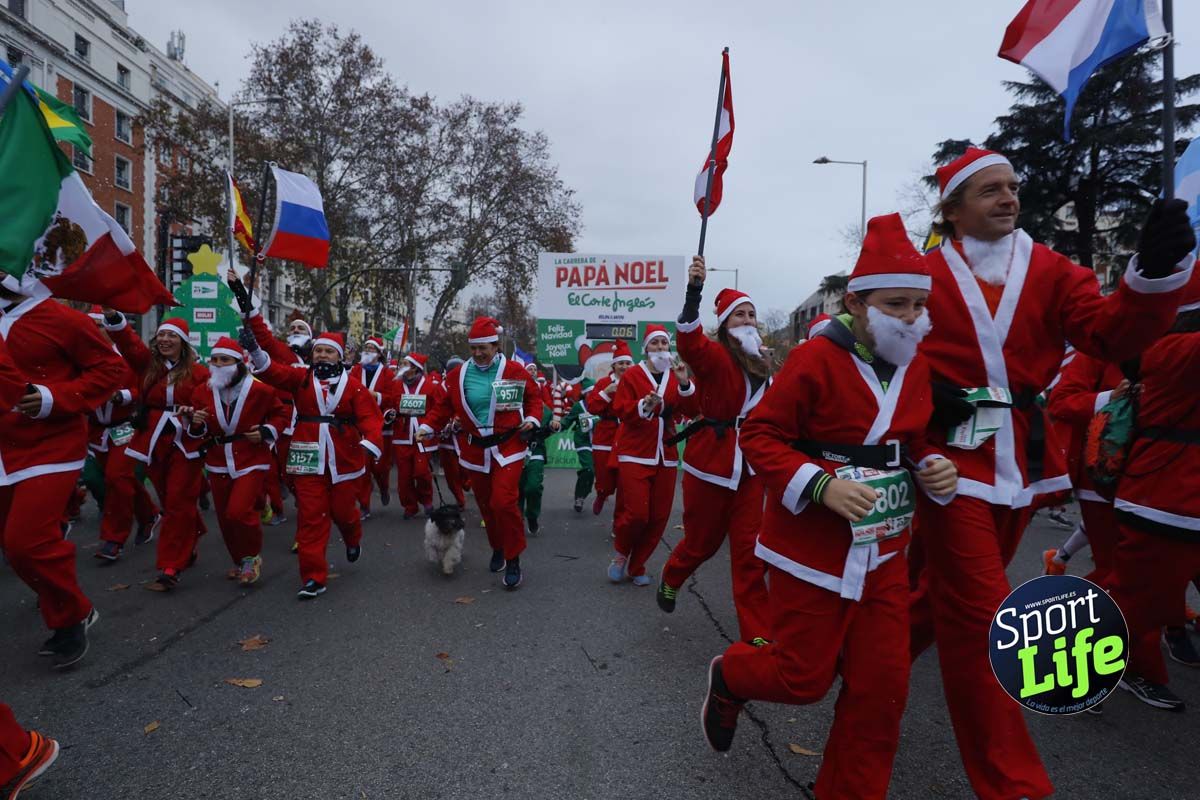 El ambiente de la Carrera de Papá Noel en Madrid