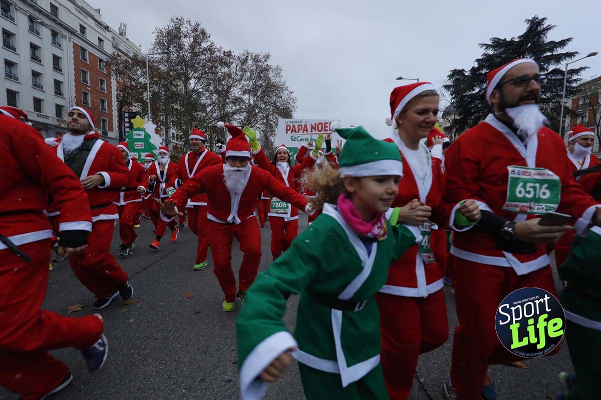 El ambiente de la Carrera de Papá Noel en Madrid
