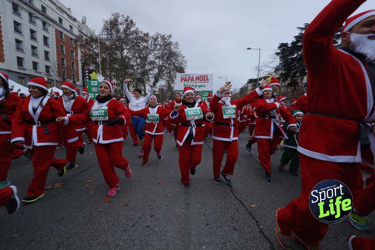 El ambiente de la Carrera de Papá Noel en Madrid