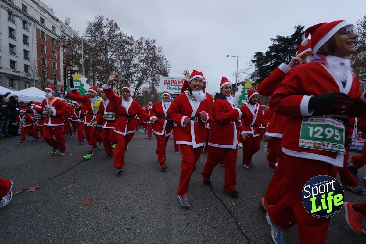 El ambiente de la Carrera de Papá Noel en Madrid