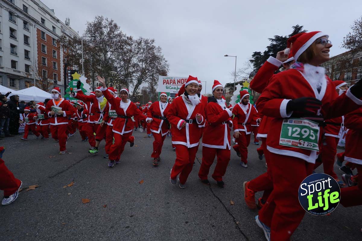 El ambiente de la Carrera de Papá Noel en Madrid