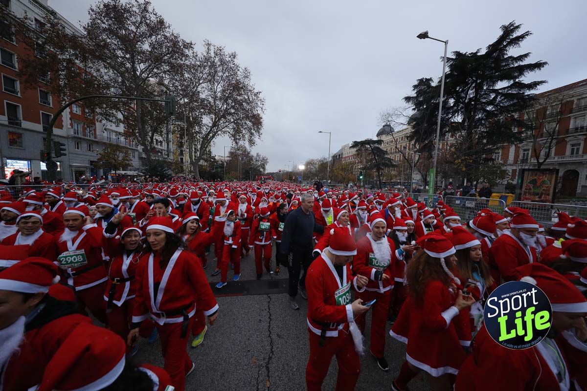 El ambiente de la Carrera de Papá Noel en Madrid