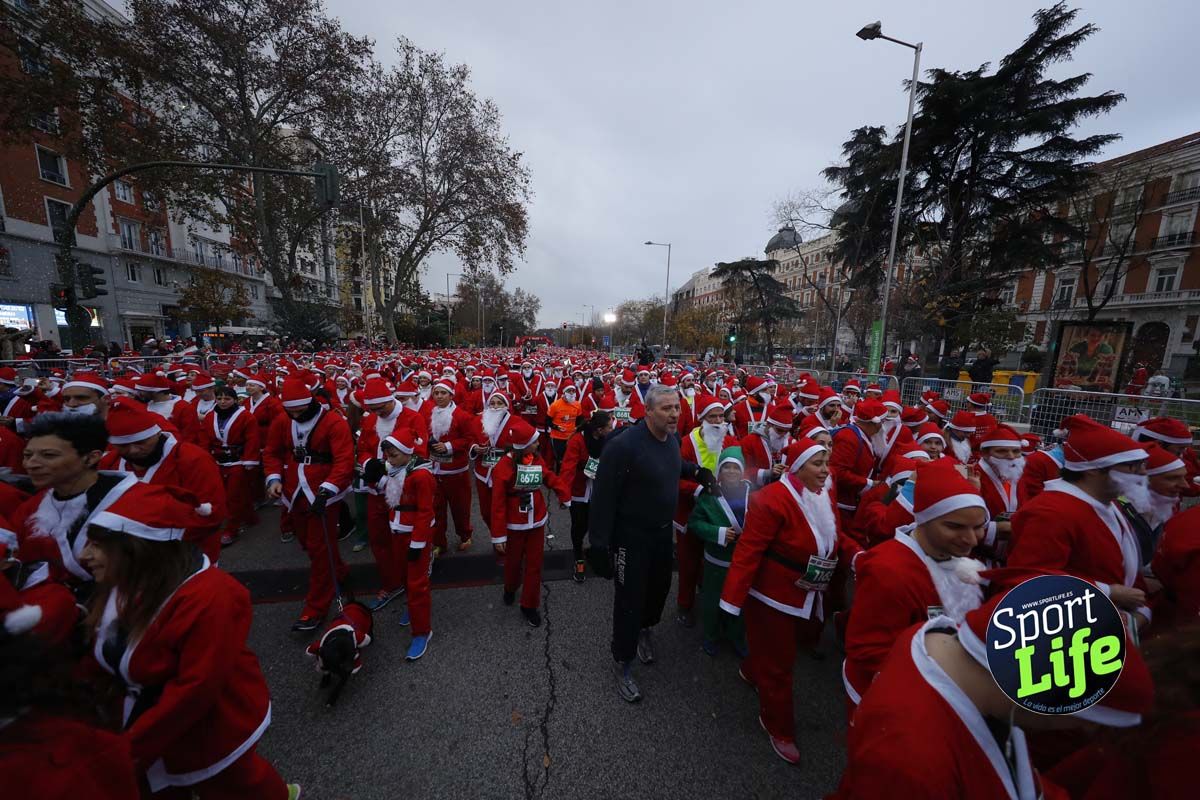 El ambiente de la Carrera de Papá Noel en Madrid