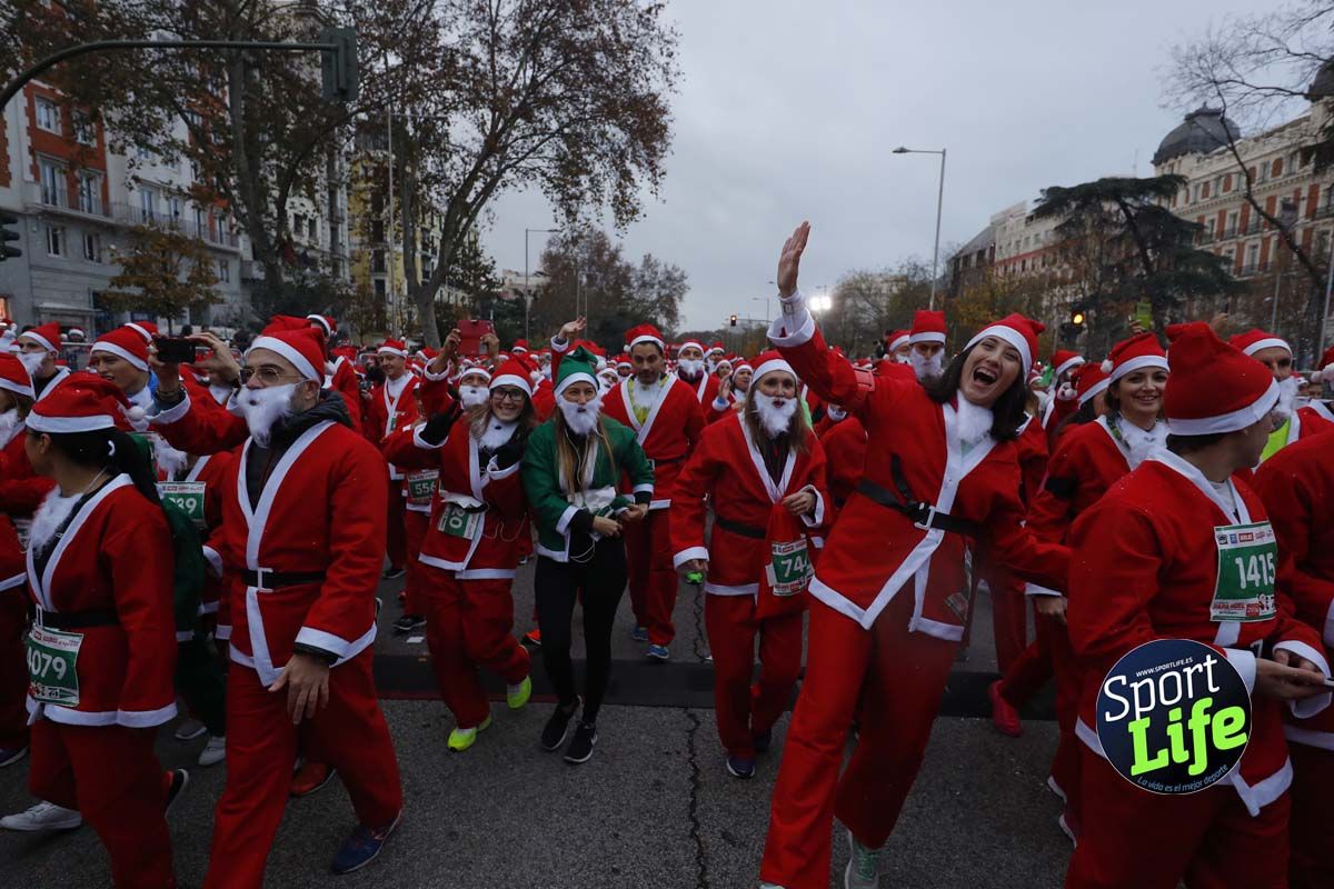 El ambiente de la Carrera de Papá Noel en Madrid