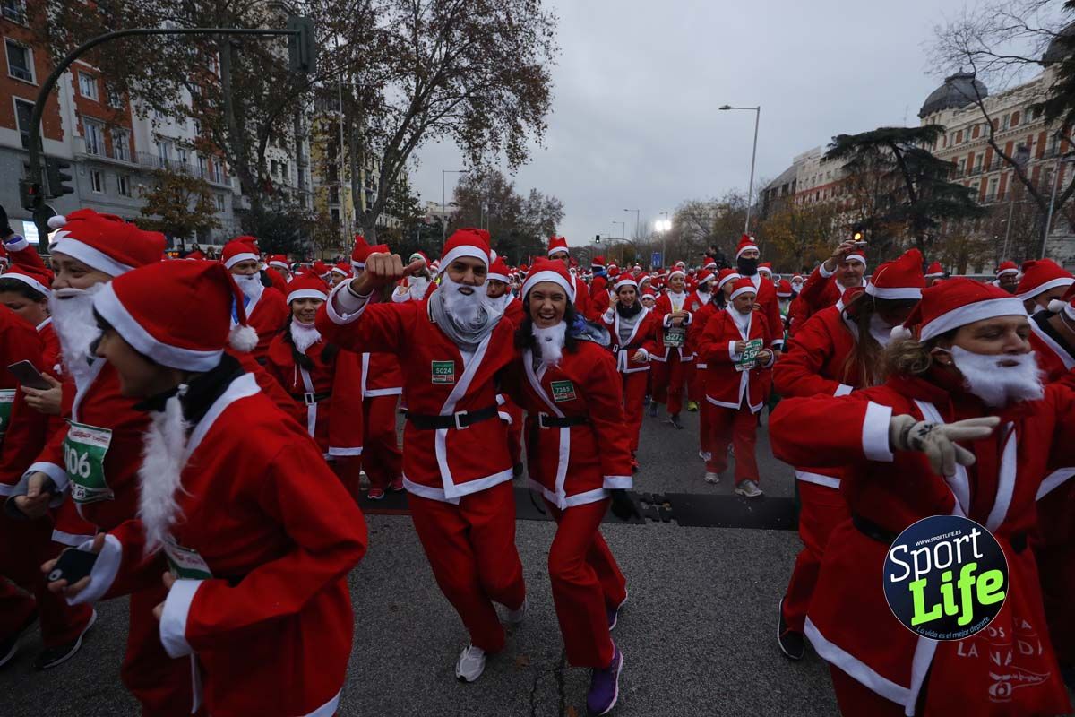 El ambiente de la Carrera de Papá Noel en Madrid