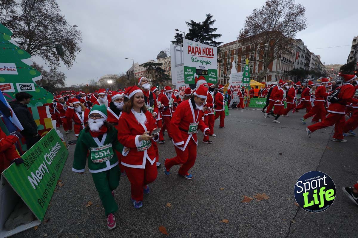 El ambiente de la Carrera de Papá Noel en Madrid
