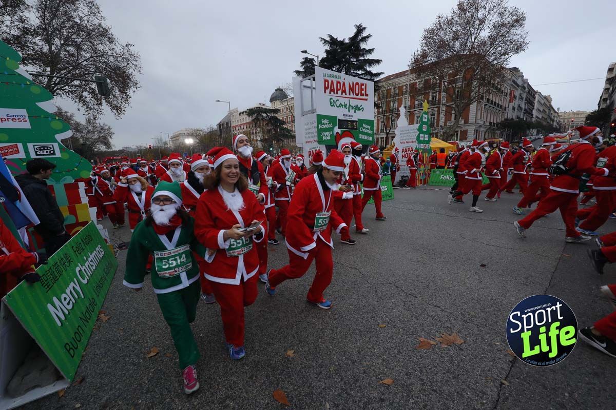 El ambiente de la Carrera de Papá Noel en Madrid