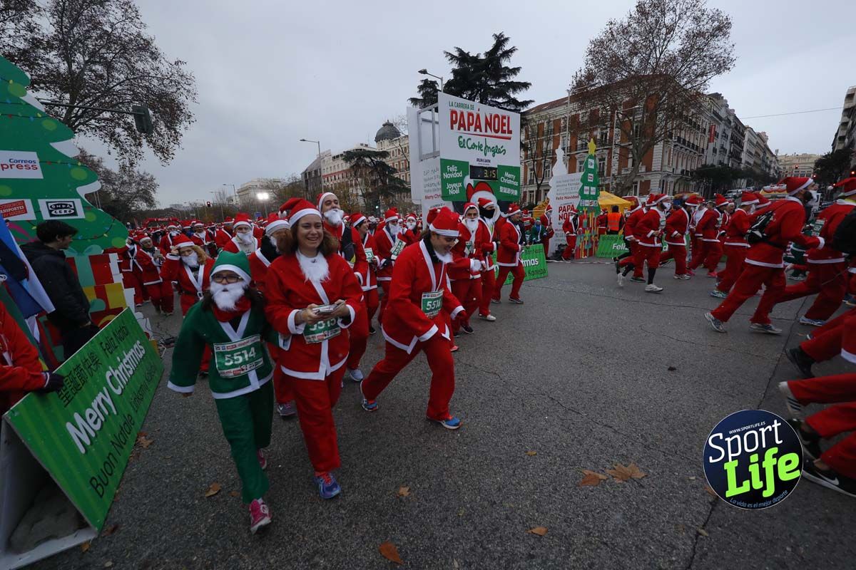 El ambiente de la Carrera de Papá Noel en Madrid