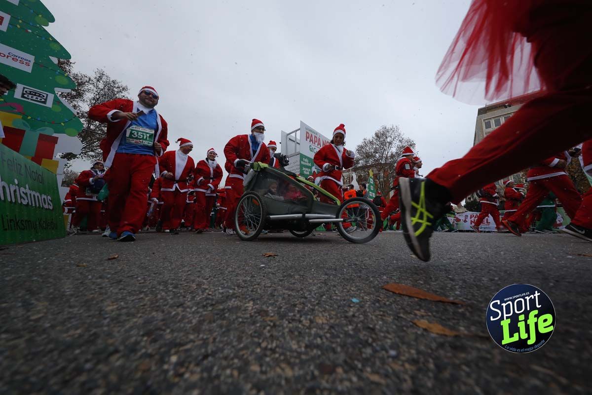 El ambiente de la Carrera de Papá Noel en Madrid