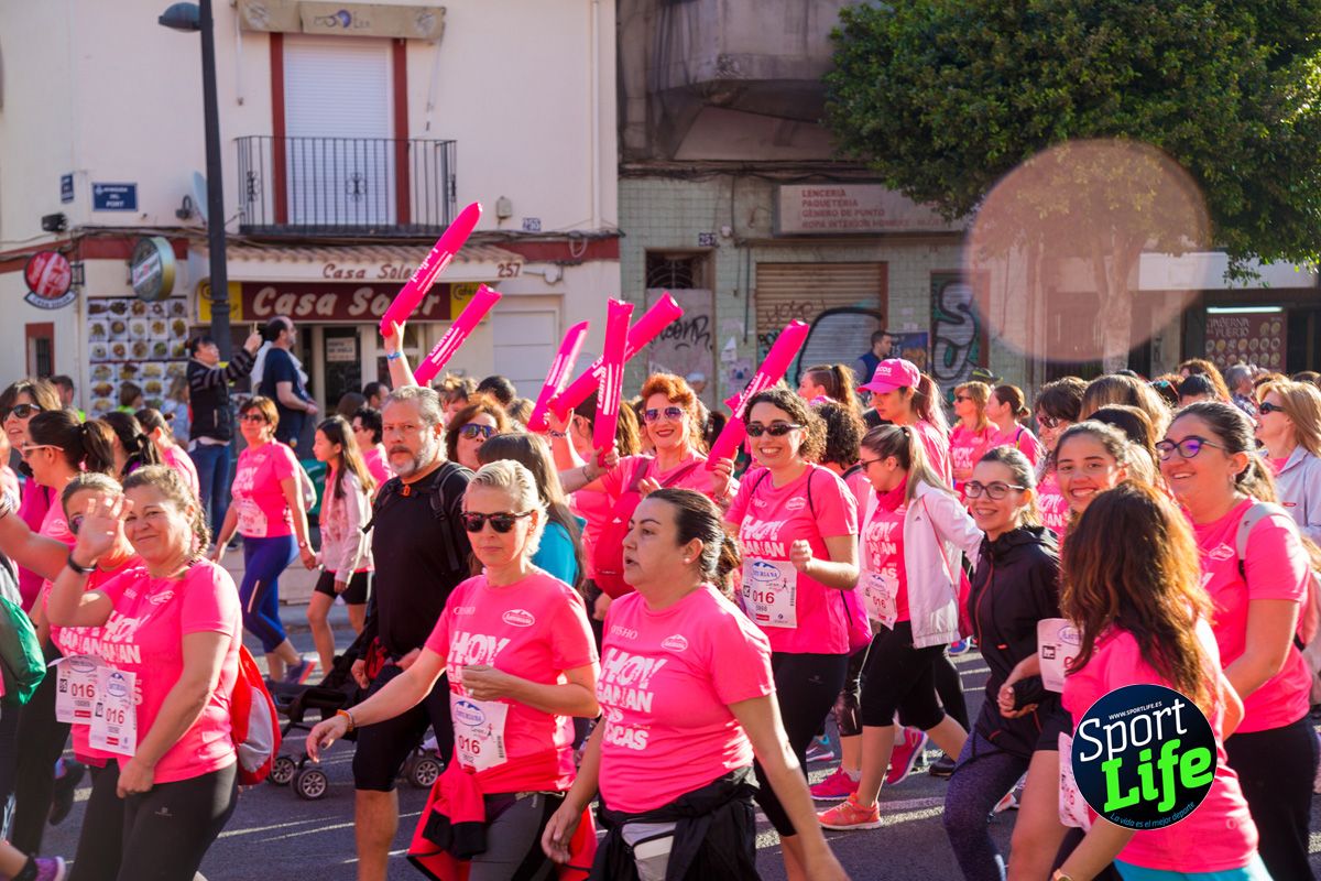 Las mejores fotos de ambiente durante la Carrera de la Mujer de Valencia