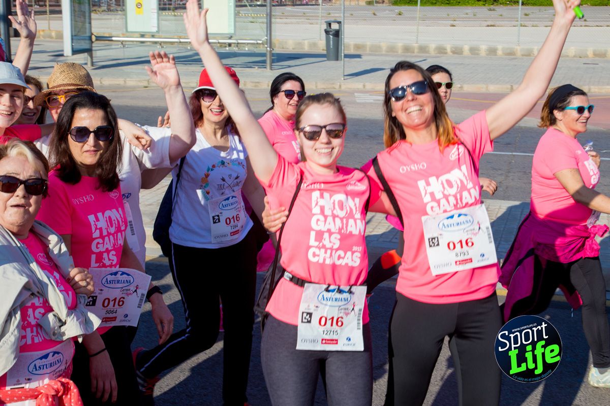 Las mejores fotos de ambiente durante la Carrera de la Mujer de Valencia