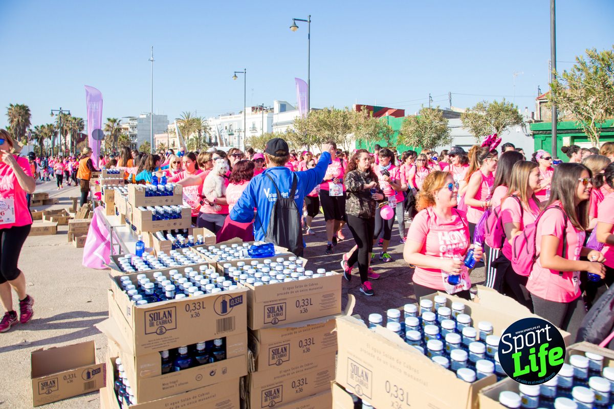 Las mejores fotos de ambiente durante la Carrera de la Mujer de Valencia