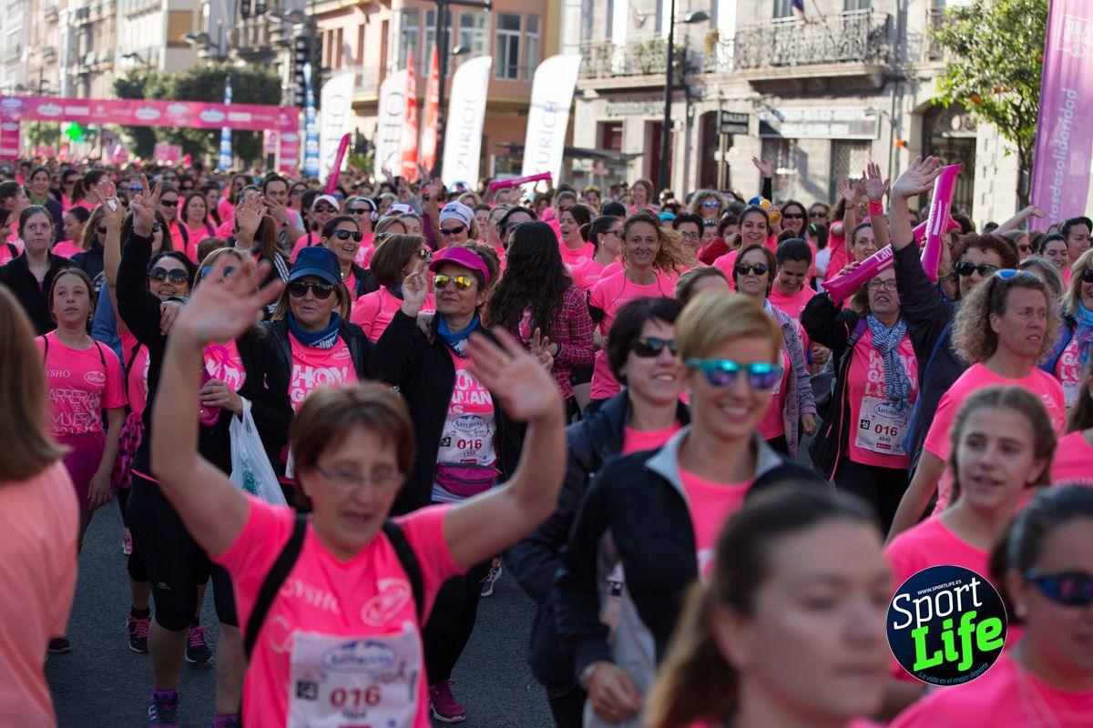 La salida de la Carrera de la Mujer de Valencia en imágenes