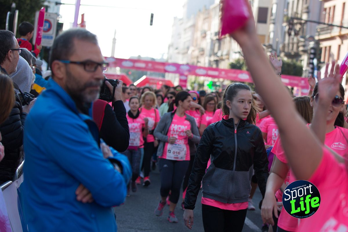 La salida de la Carrera de la Mujer de Valencia en imágenes
