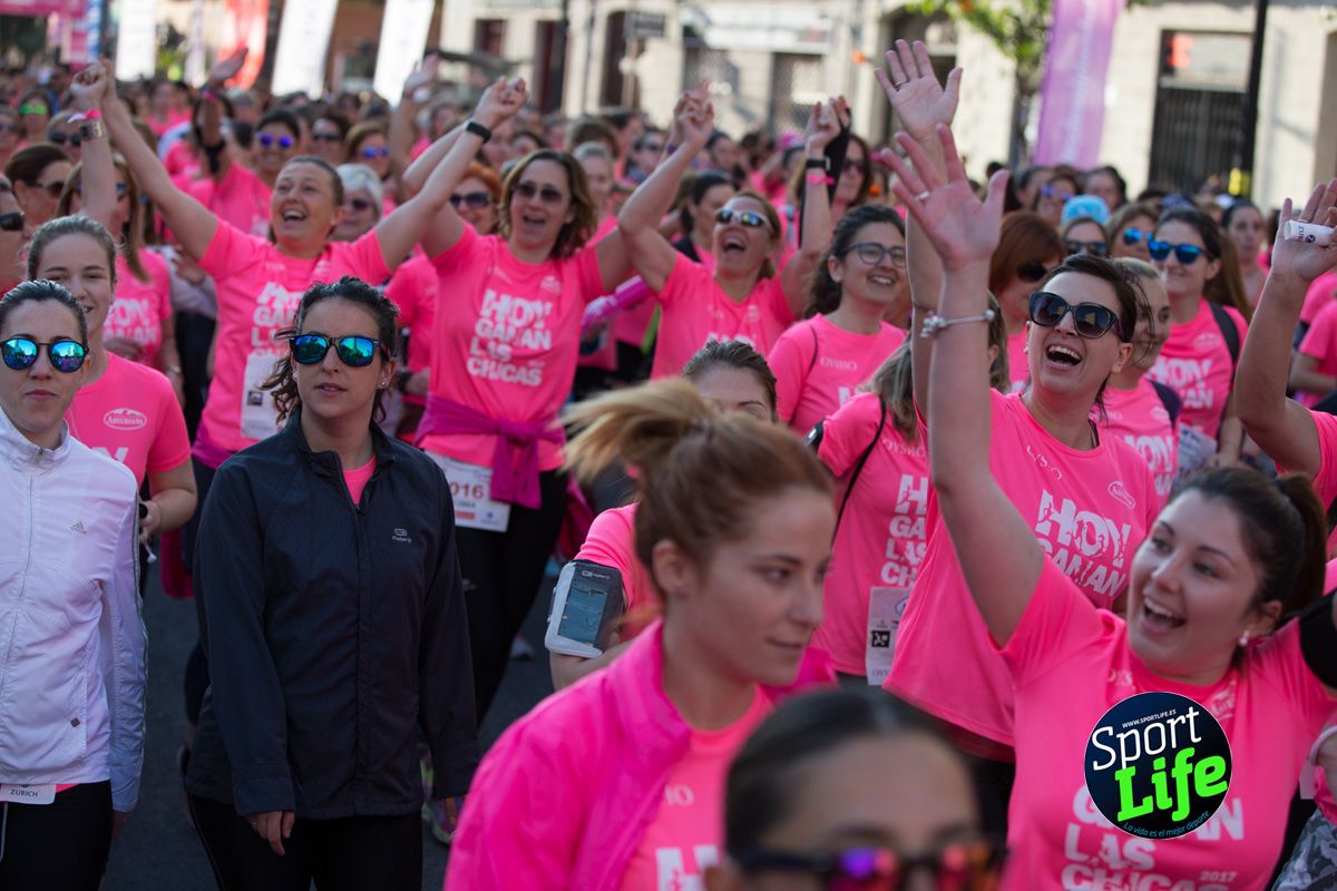 La salida de la Carrera de la Mujer de Valencia en imágenes