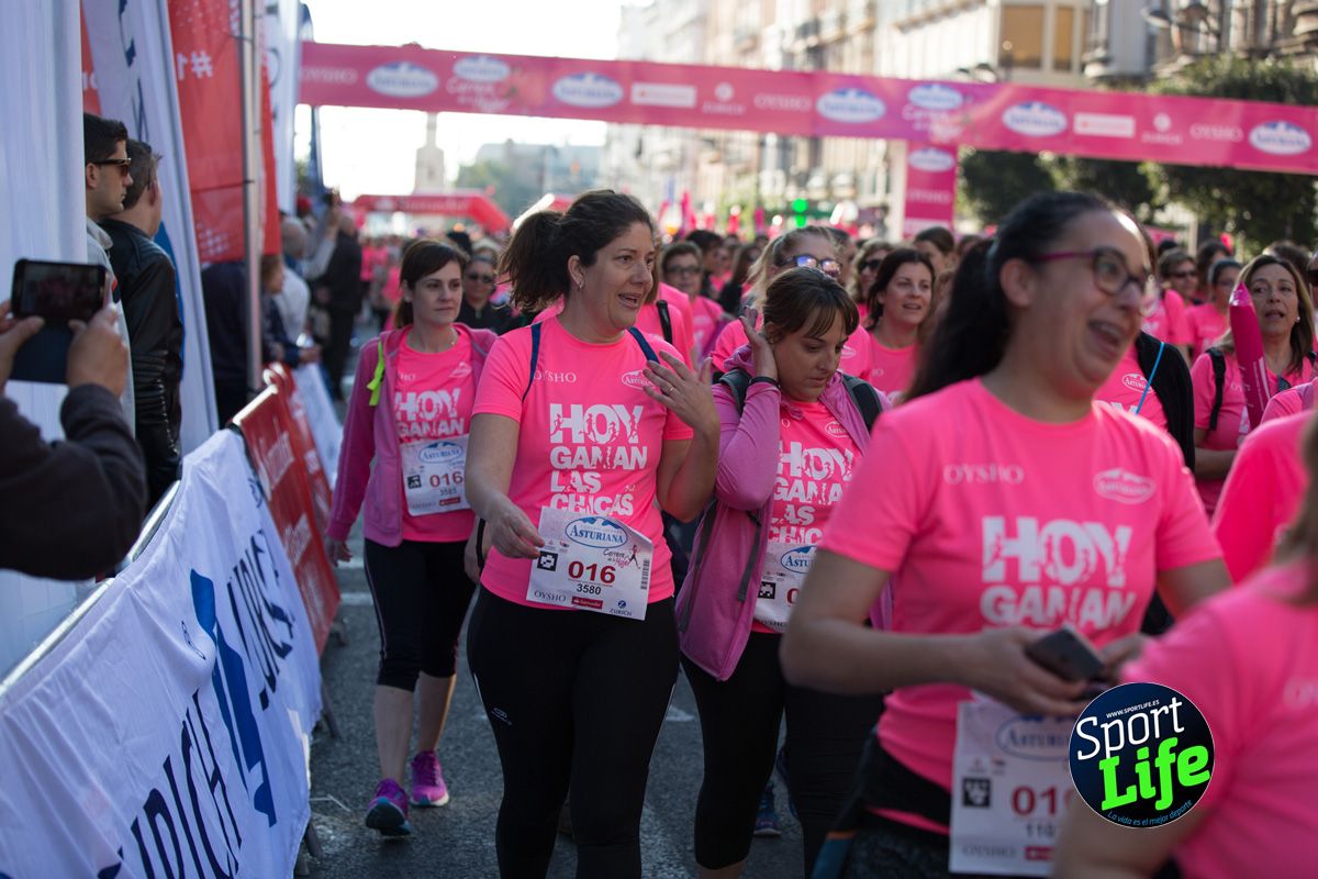 La salida de la Carrera de la Mujer de Valencia en imágenes
