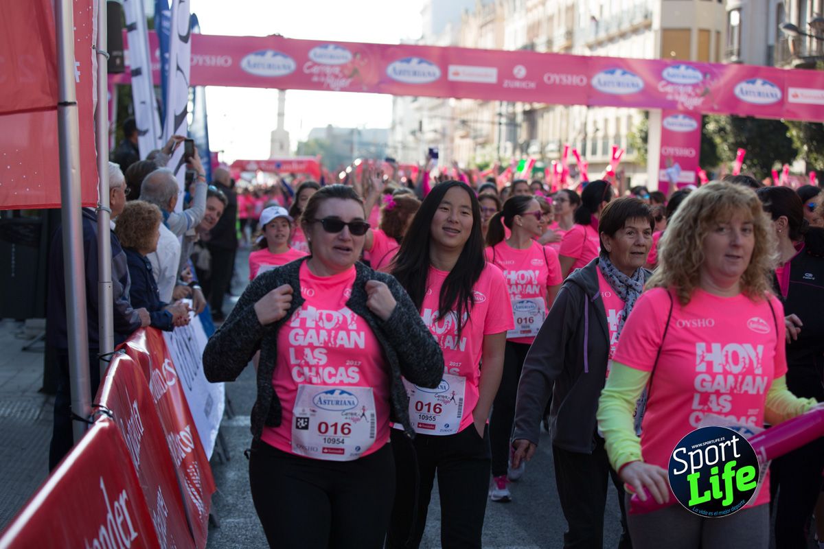 La salida de la Carrera de la Mujer de Valencia en imágenes
