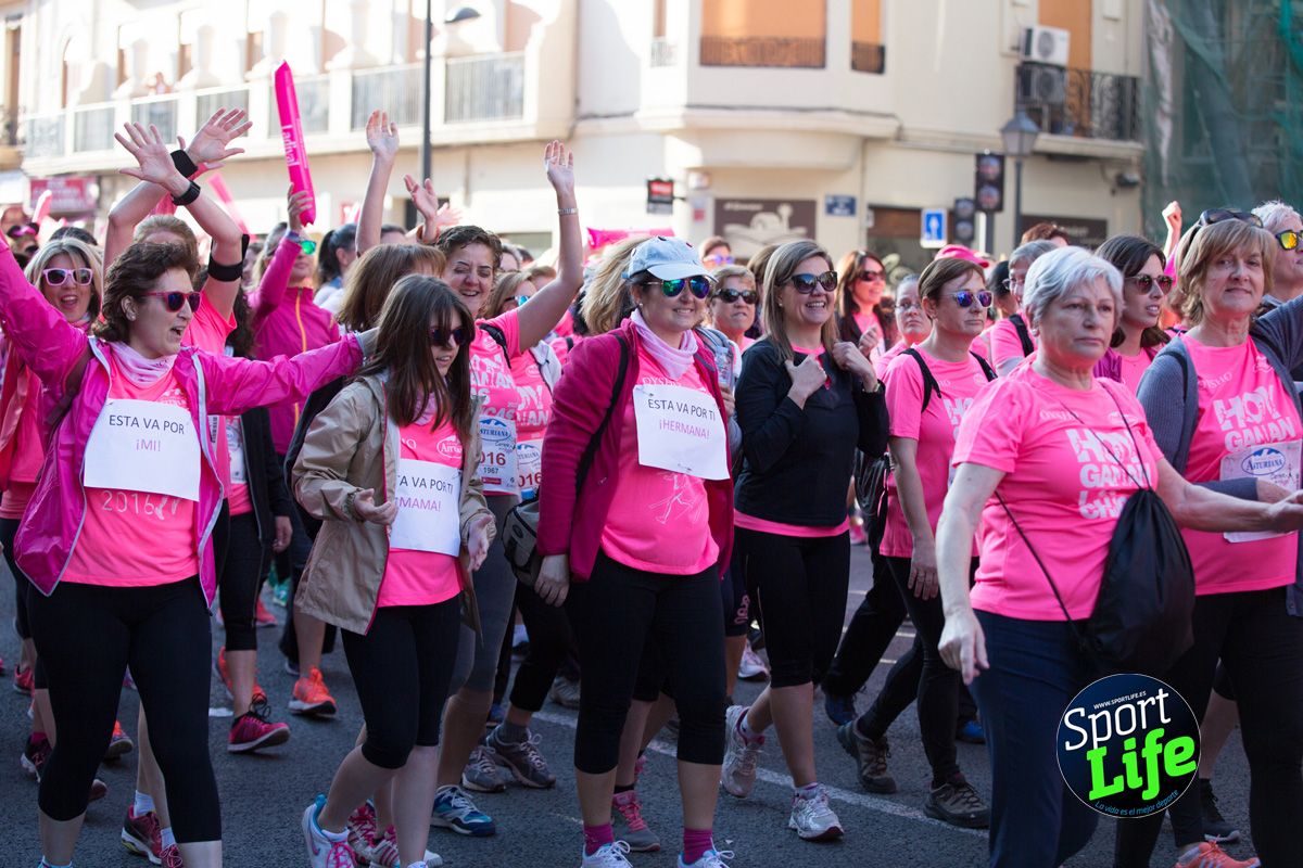 La salida de la Carrera de la Mujer de Valencia en imágenes