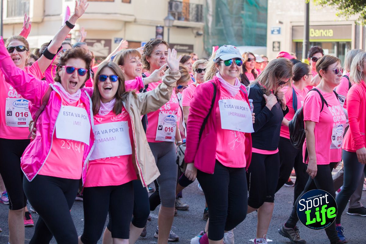 La salida de la Carrera de la Mujer de Valencia en imágenes