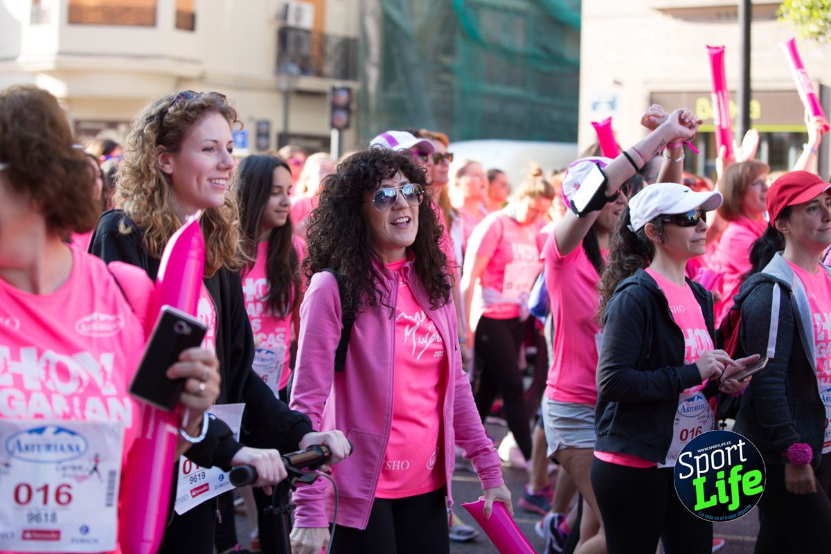 La salida de la Carrera de la Mujer de Valencia en imágenes