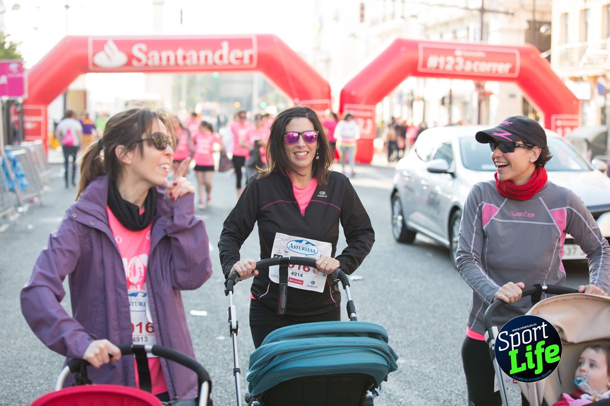 La salida de la Carrera de la Mujer de Valencia en imágenes